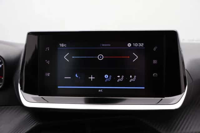 Peugeot 208 (2023) thumbnail 18