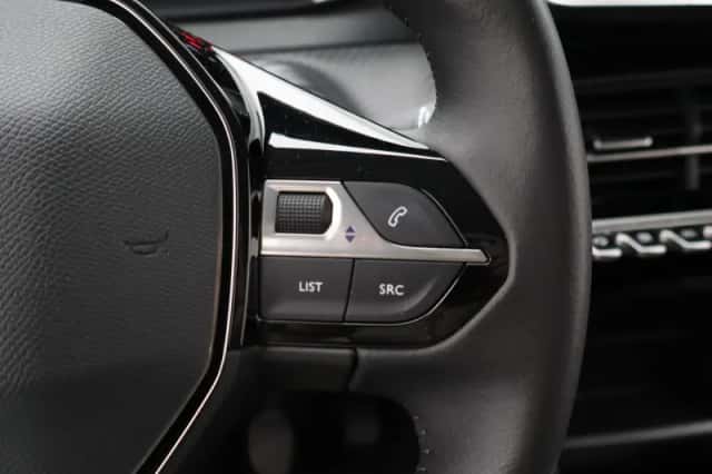 Peugeot 208 (2023) thumbnail 21