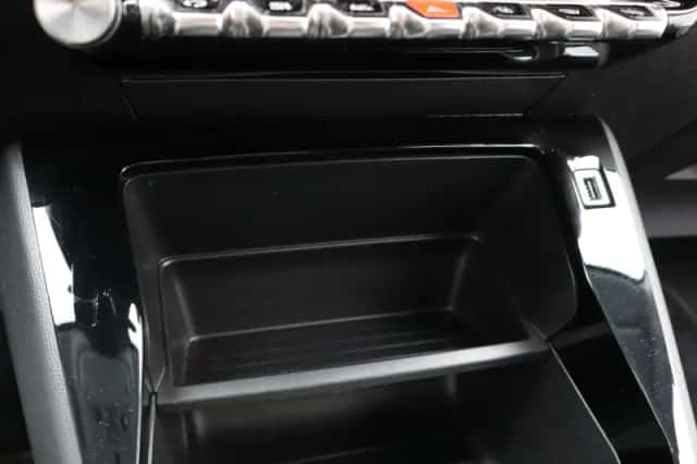 Peugeot 208 (2023) thumbnail 24