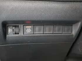 Peugeot 208 (2023) thumbnail 25
