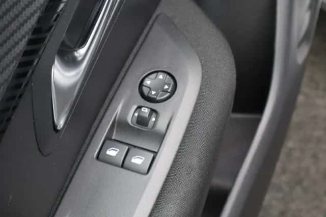 Peugeot 208 (2023) thumbnail 26