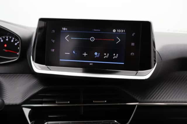 Peugeot 208 (2023) thumbnail 7