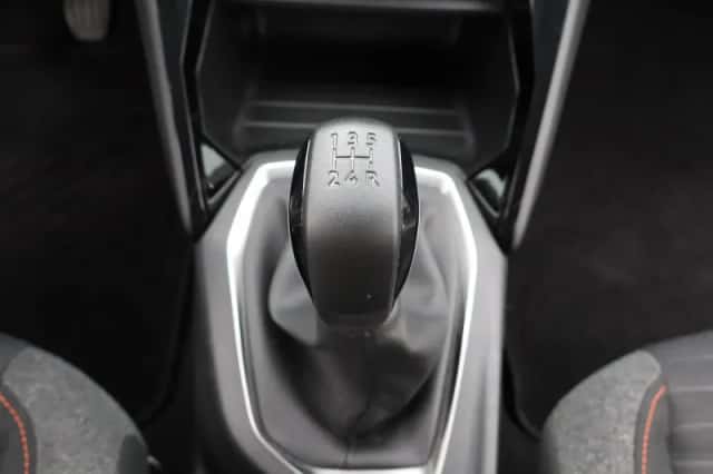 Peugeot 208 (2023) thumbnail 8