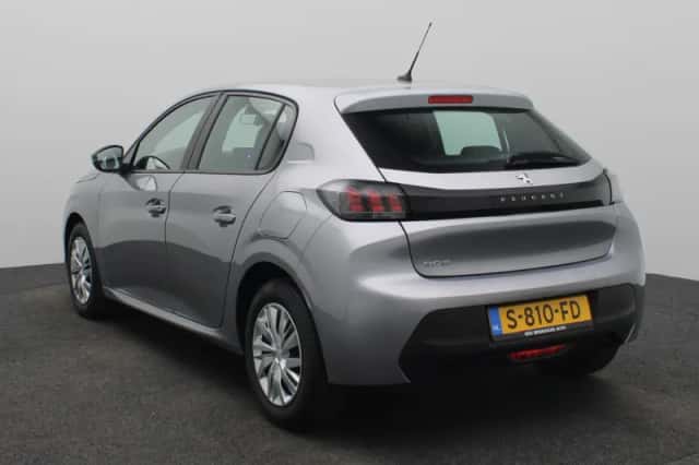 Peugeot 208 (2023) thumbnail 10