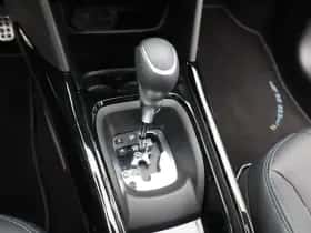 Peugeot 2008 (2019) thumbnail 19