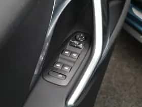 Peugeot 2008 (2019) thumbnail 26