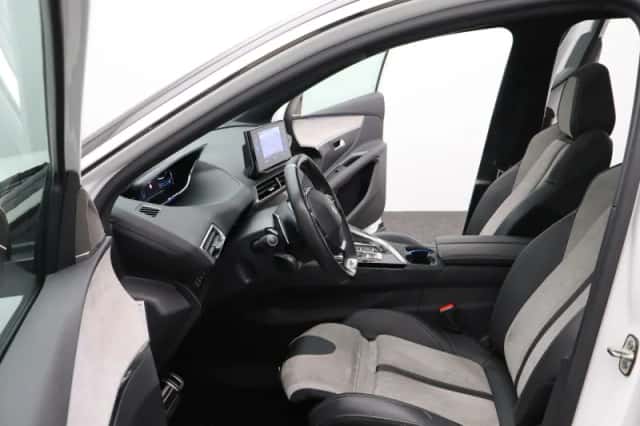 Peugeot 3008 (2021) thumbnail 11