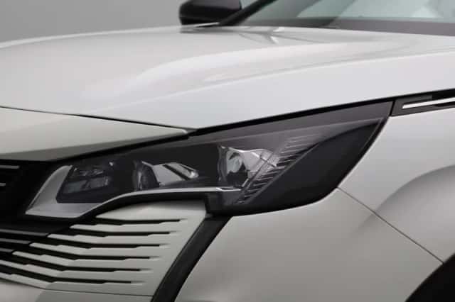 Peugeot 3008 (2021) thumbnail 16