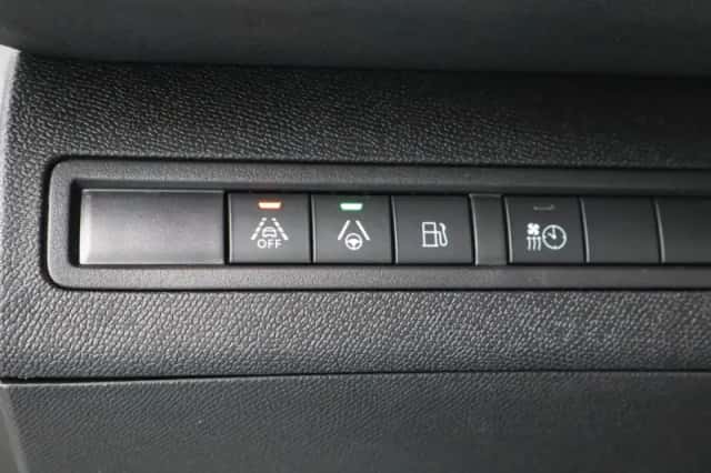 Peugeot 3008 (2021) thumbnail 26