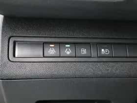 Peugeot 3008 (2021) thumbnail 26