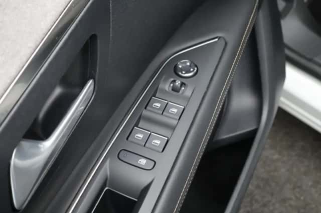 Peugeot 3008 (2021) thumbnail 27