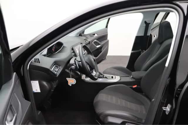 Peugeot 308 (2021) thumbnail 11