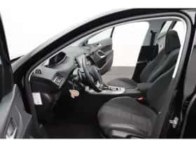Peugeot 308 (2021) thumbnail 11