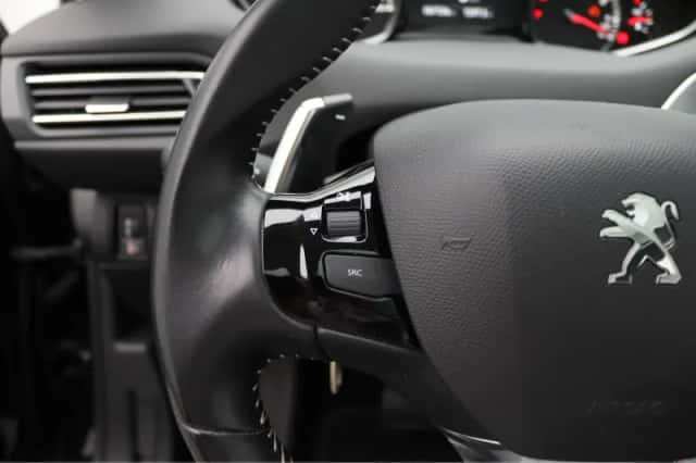 Peugeot 308 (2021) thumbnail 18
