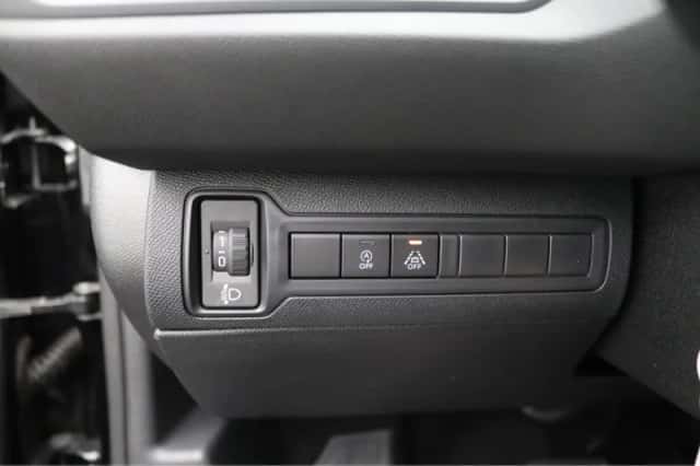 Peugeot 308 (2021) thumbnail 25