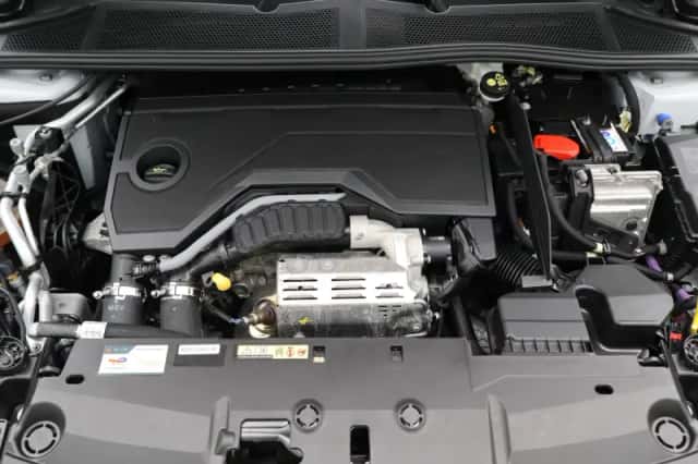 Peugeot 408 (2024) thumbnail 37