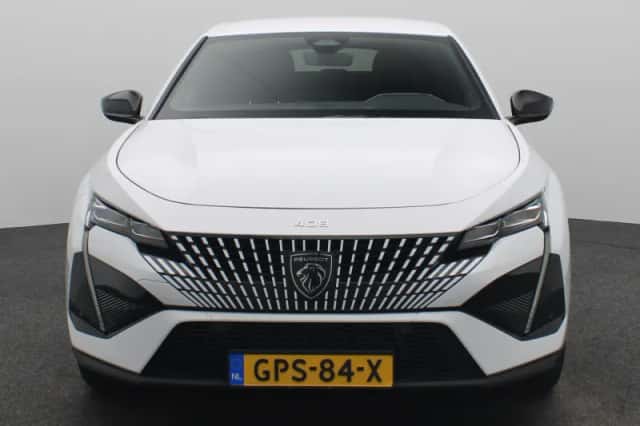 Peugeot 408 (2024) thumbnail 5