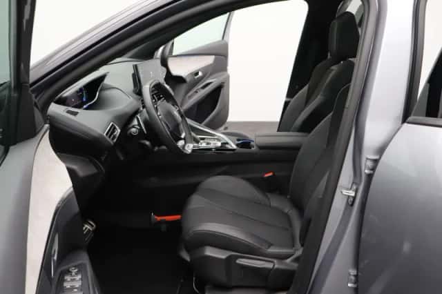 Peugeot 3008 (2022) thumbnail 11