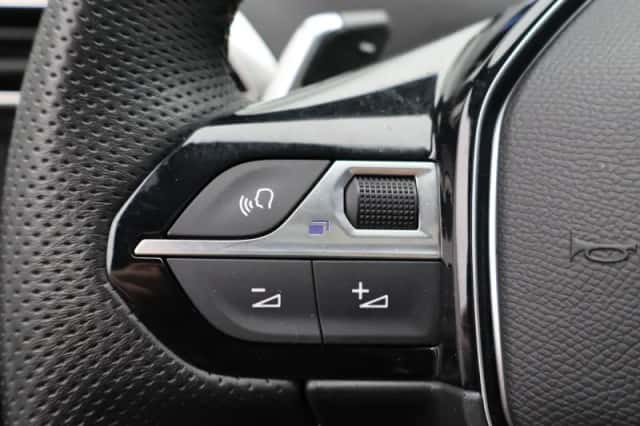 Peugeot 3008 (2022) thumbnail 25