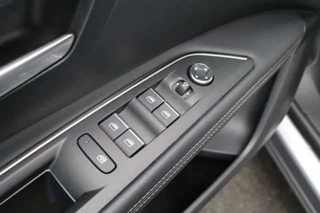 Peugeot 3008 (2022) thumbnail 29