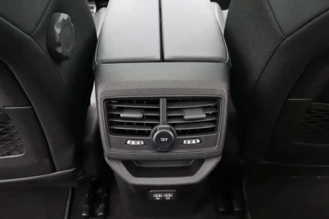 Peugeot 3008 (2022) thumbnail 36