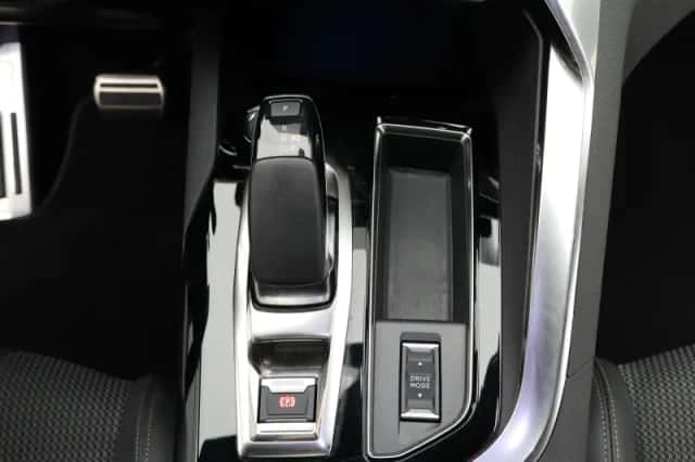 Peugeot 3008 (2022) thumbnail 8