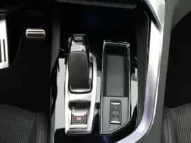 Peugeot 3008 (2022) thumbnail 8