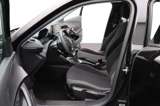 Peugeot 2008 (2021) thumbnail 11