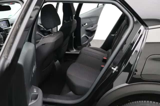 Peugeot 2008 (2021) thumbnail 12
