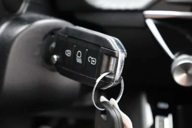 Peugeot 2008 (2021) thumbnail 22