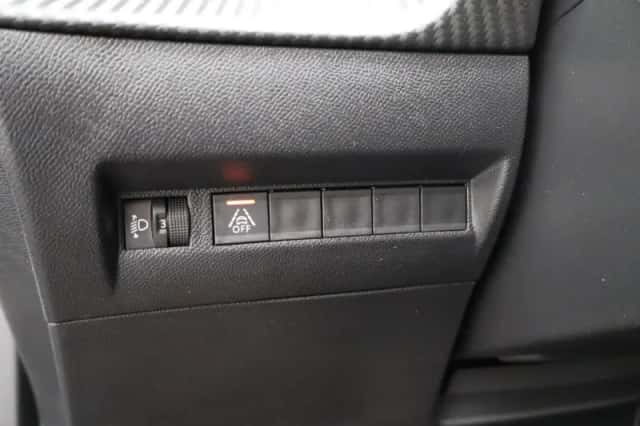 Peugeot 2008 (2021) thumbnail 27