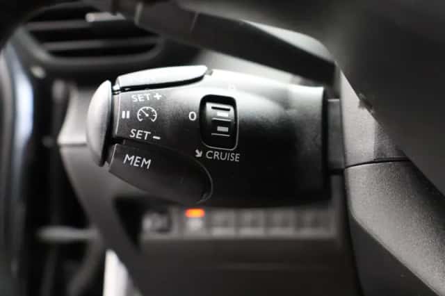 Peugeot 2008 (2021) thumbnail 28