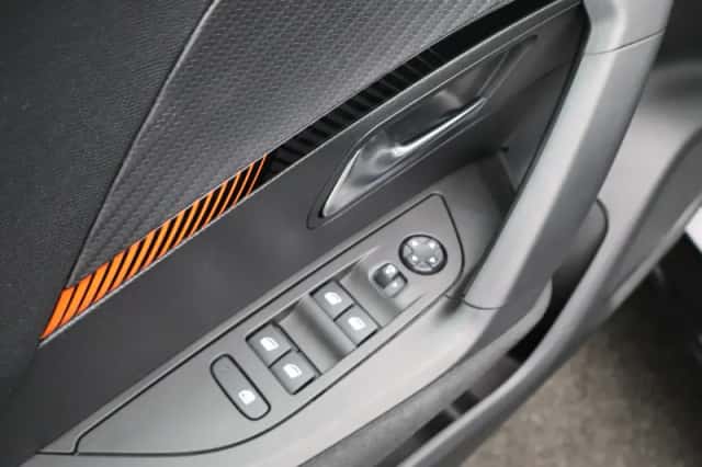 Peugeot 2008 (2021) thumbnail 29
