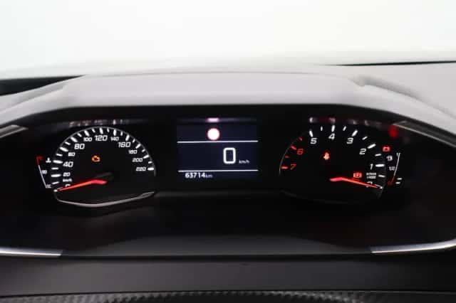 Peugeot 2008 (2021) thumbnail 4