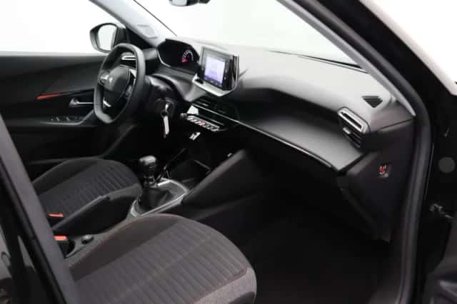 Peugeot 2008 (2021) thumbnail 32