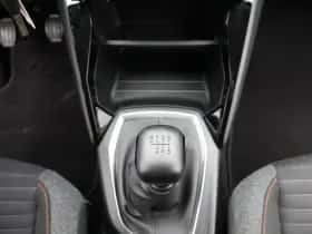 Peugeot 2008 (2021) thumbnail 8