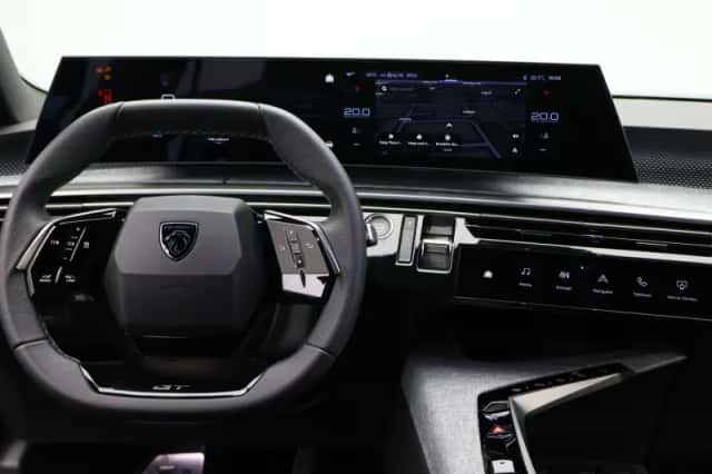 Peugeot e-3008 (2025) thumbnail 3