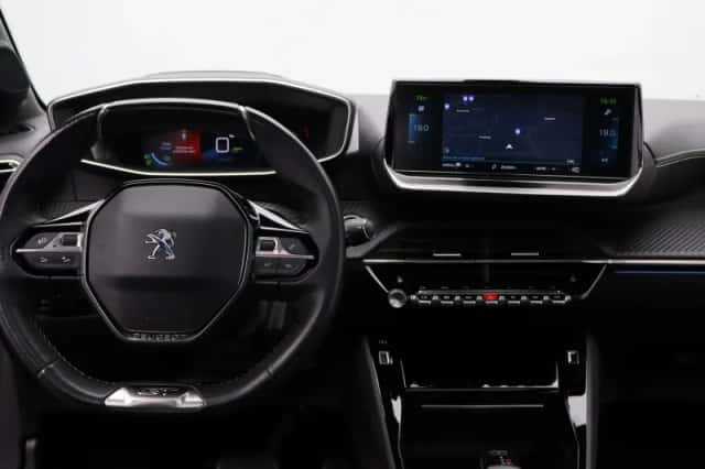 Peugeot e-208 (2021) thumbnail 3