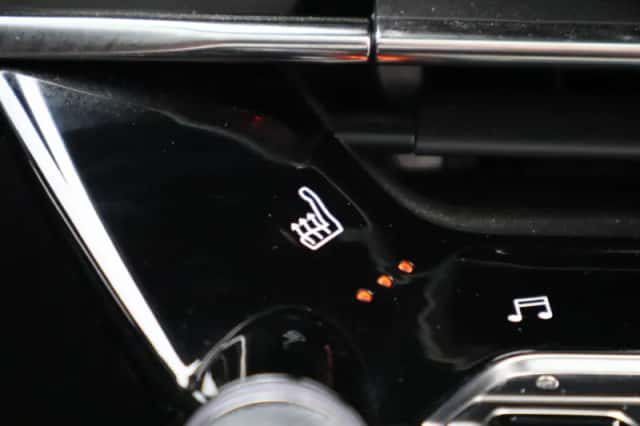 Peugeot e-208 (2021) thumbnail 24