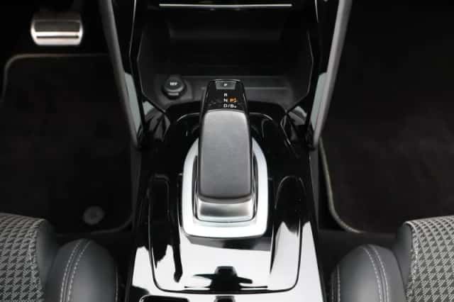 Peugeot e-208 (2021) thumbnail 8