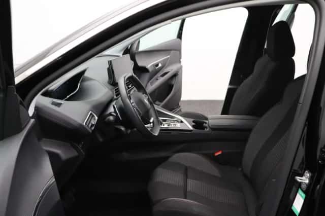 Peugeot 3008 (2022) thumbnail 11