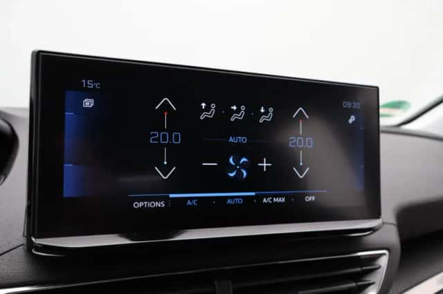 Peugeot 3008 (2022) thumbnail 23