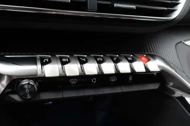 Peugeot 3008 (2022) thumbnail 24