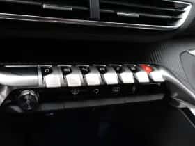 Peugeot 3008 (2022) thumbnail 24