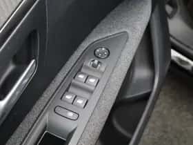 Peugeot 3008 (2022) thumbnail 28