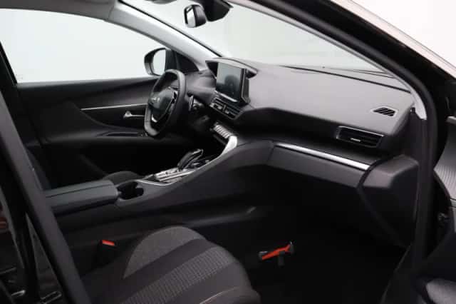Peugeot 3008 (2022) thumbnail 31