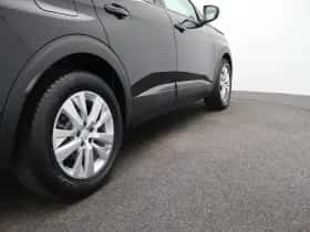 Peugeot 3008 (2022) thumbnail 38