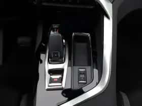 Peugeot 3008 (2022) thumbnail 8