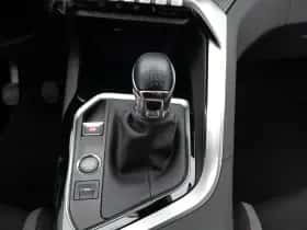 Peugeot 3008 (2021) thumbnail 8