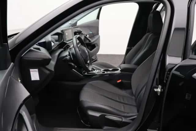 Peugeot 2008 (2022) thumbnail 11